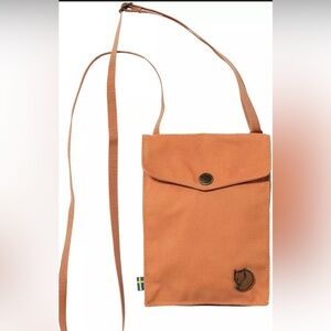 Fjällräven Pocket – Original (Desert Brown) – NWT